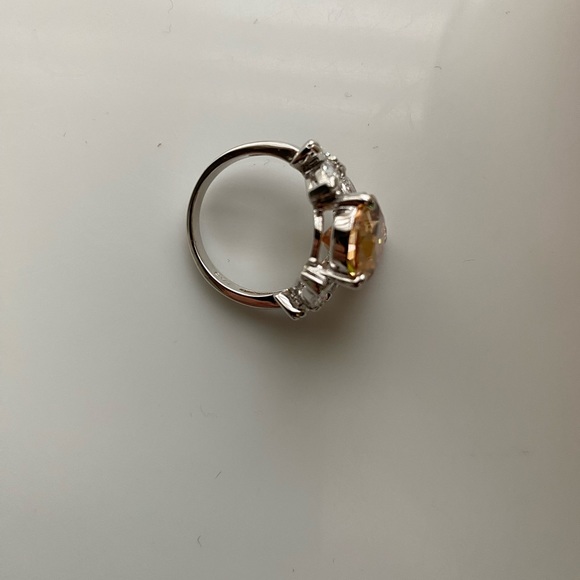 Fashion Gem/diamond look ring - Picture 5 of 5